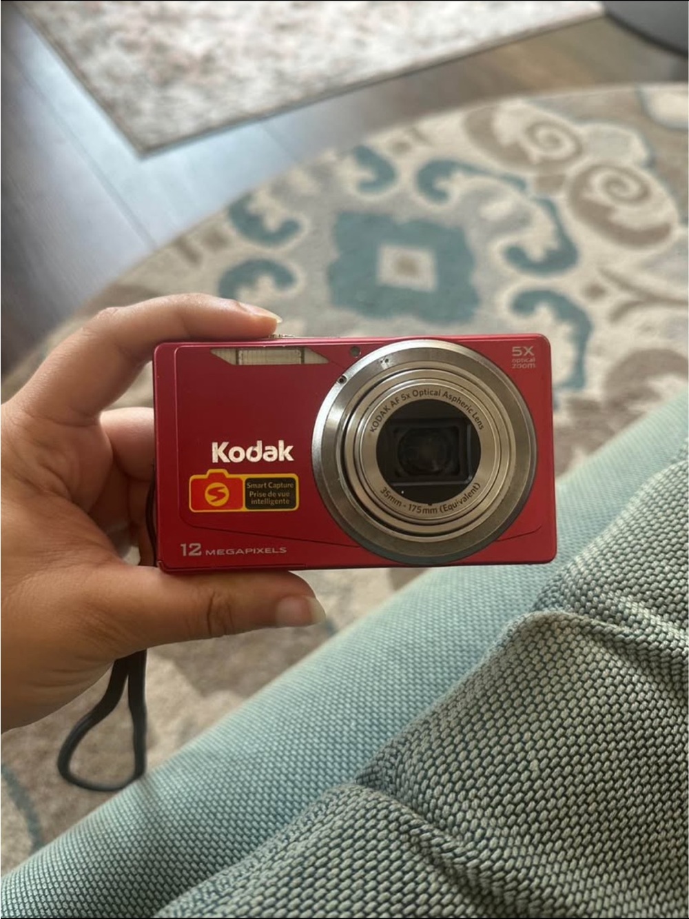 Red Kodak EasyShare M381 Digital Camera